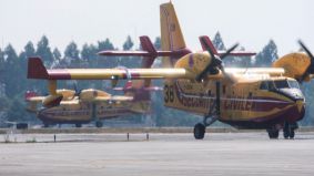 Llegan a Galicia los dos aviones solicitados a la UE para ayudar en los incendios