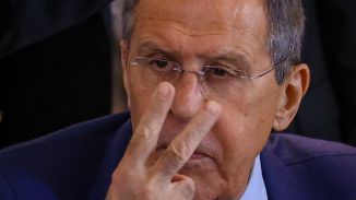 El respeto de Rusia a Trump: Lavrov lució esta sudadera de la URSS en la cumbre