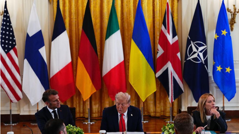 Macron quiere a la UE en la cumbre tripartita y Merz insiste en un alto el fuego