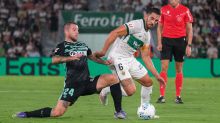 LaLiga. El Elche sorprende al Betis en su regreso a Primera