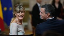 El juez imputa a Begoña Gómez por malversación y la cita a declarar en septiembre