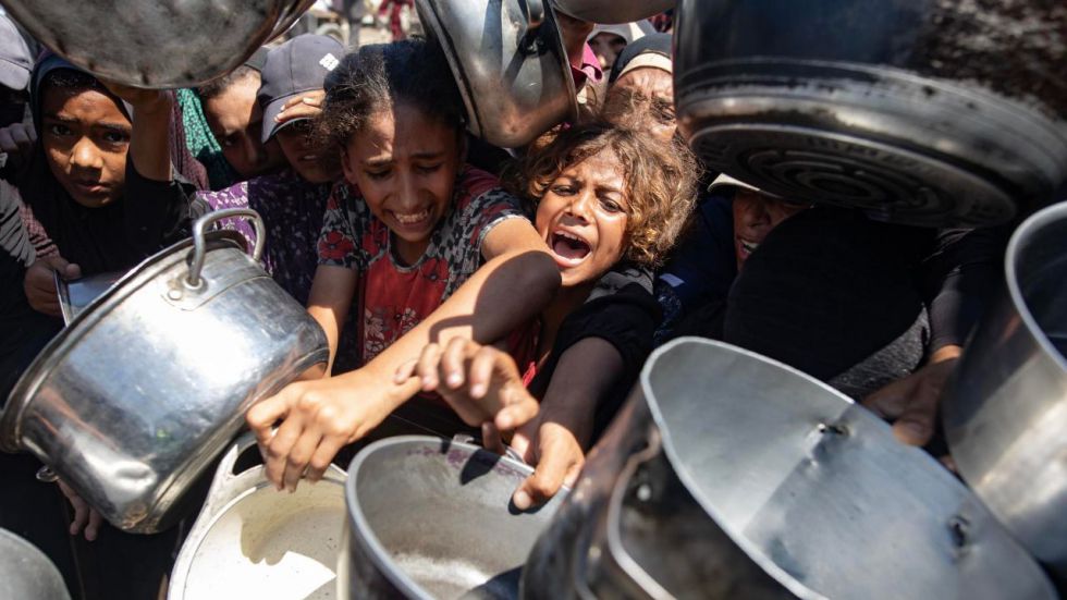 Israel mata a 95 gazatíes y hiere a más de 300 desde el viernes