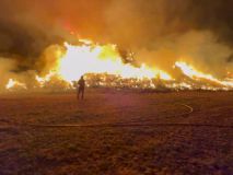 Nuevos incendios y reactivaciones obligan a desalojar a más de 300 vecinos de 10 poblaciones en León