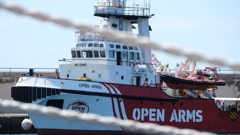 Clavijo llama 'fascista' a Abascal después que este pidiera hundir 'el barco de negreros' del Open Arms