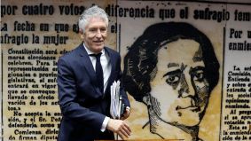 Marlaska sigue el guión y descarga la responsabilidad de los incendios sobre el PP