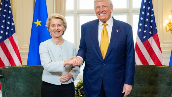 Bruselas propone retirar las tasas a productos estadounidenses y ampliar la entrada de bienes agrícolas y pesqueros en el mercado europeo.