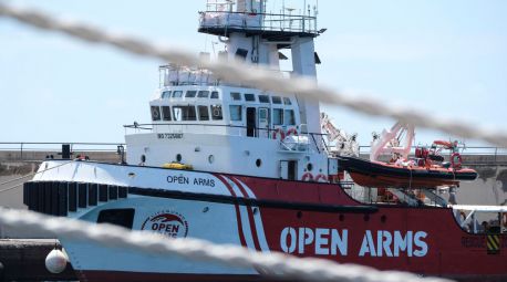 Clavijo llama 'fascista' a Abascal después que este pidiera hundir 'el barco de negreros' del Open Arms