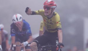 Vuelta España. Vingegaard firma un triunfo autoritario y se acerca al liderato
