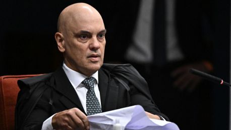 El juez instructor del juicio contra Bolsonaro afirma que la trama buscó imponer 'una dictadura'