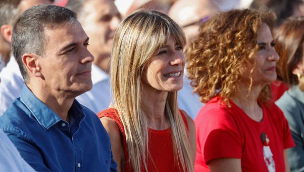 El juez ordena a la Secretaría General de Presidencia entregar todos los mails enviados y recibidos desde la cuenta institucional de la esposa de Sánchez.