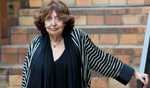 Cristina Fernández Cubas: 'Son los cuentos los que deciden cuándo se acaban'