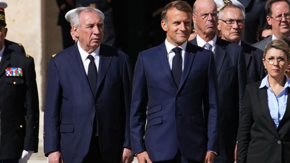 Macron nombra a Lecornu como nuevo primer ministro, el quinto en año y medio