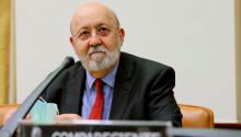 Tezanos vuelve a las andadas y da una ventaja de nueve puntos del PSOE sobre el PP