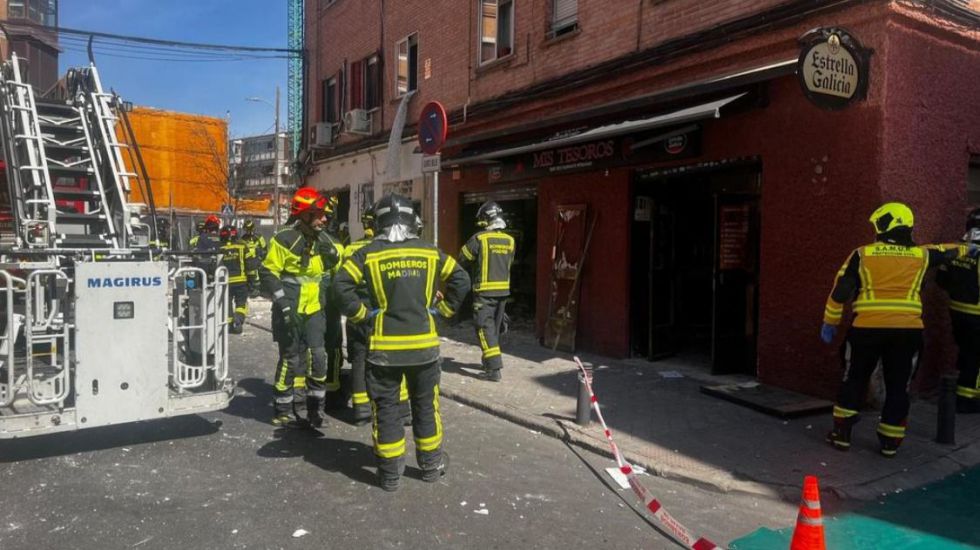Hallado el cadáver de un hombre en el sótano del bar que explotó en Vallecas