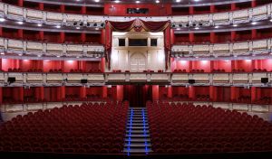 Los Reyes abren el uso del Palco Real a representantes de colectivos sociales