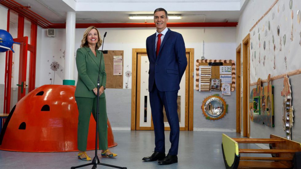 Sánchez anuncia una rebaja de horas lectivas y ratios ante la amenaza de huelga del profesorado