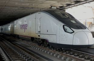 Caos ferroviario: la alta velocidad entre Madrid y Barcelona, suspendida por un incendio