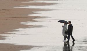 El tiempo: chubascos fuertes y descenso generalizado de las temperaturas, este lunes