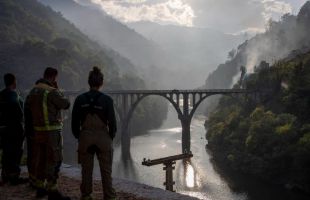 Galicia encara con impotencia los incendios forestales que sufre en este mes de septiembre