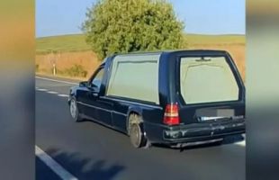 Localizado el conductor de un coche fúnebre que circulaba sin un neumático
