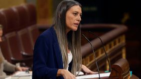 Podemos y un diputado de Sumar votan en contra del 'racista' traspaso de inmigración a Cataluña