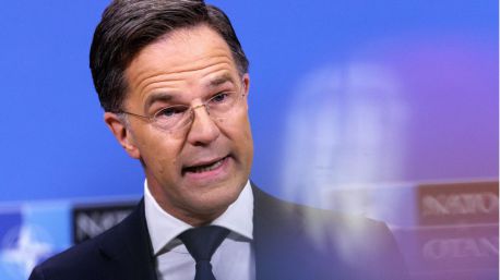 La OTAN avisa a Rusia de que usará todos sus 'instrumentos militares' ante sus incursiones