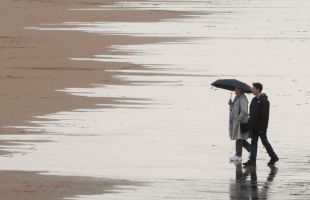 El tiempo: cielos despejados y ascenso de máximas, aunque con lluvias en el nordeste