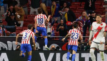 LaLiga. Un espectacular Julián Álvarez rescata al Atlético ante el Rayo