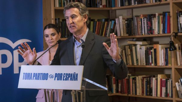 El líder del PP aboga por una política de 'tolerancia cero' con la inmigración ilegal y en la priorización de la inmigración hispanoamericana.