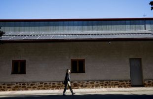 Luz gratis y coches eléctricos para retener a la población de la España Vaciada