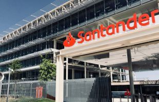 Santander lanza más de 300 plazas para jóvenes que quieran impulsar su carrera en banca de inversión