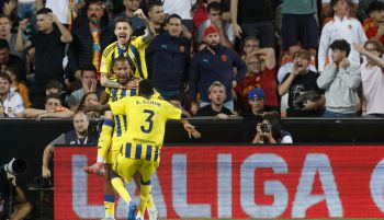 LaLiga. El Oviedo se da un alegrón en Mestalla con una remontada épica