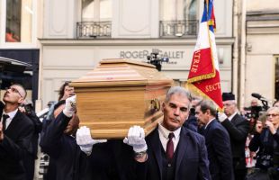 Aplausos y música de Ennio Morricone para dar el último adiós a Claudia Cardinale