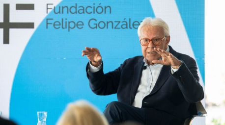 Felipe González acusa a Sánchez de 'incumplir la Constitución' al no presentar presupuestos