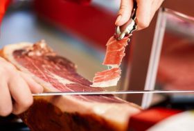 Guijuelo rebaja las exigencias de calidad del jamón ibérico