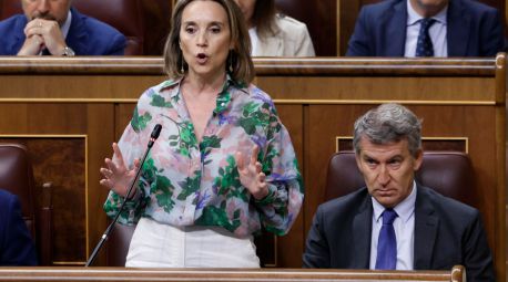 El PP dice que la imagen del 'sanchismo' es un sobre del PSOE 'en el que asoman los billetes'