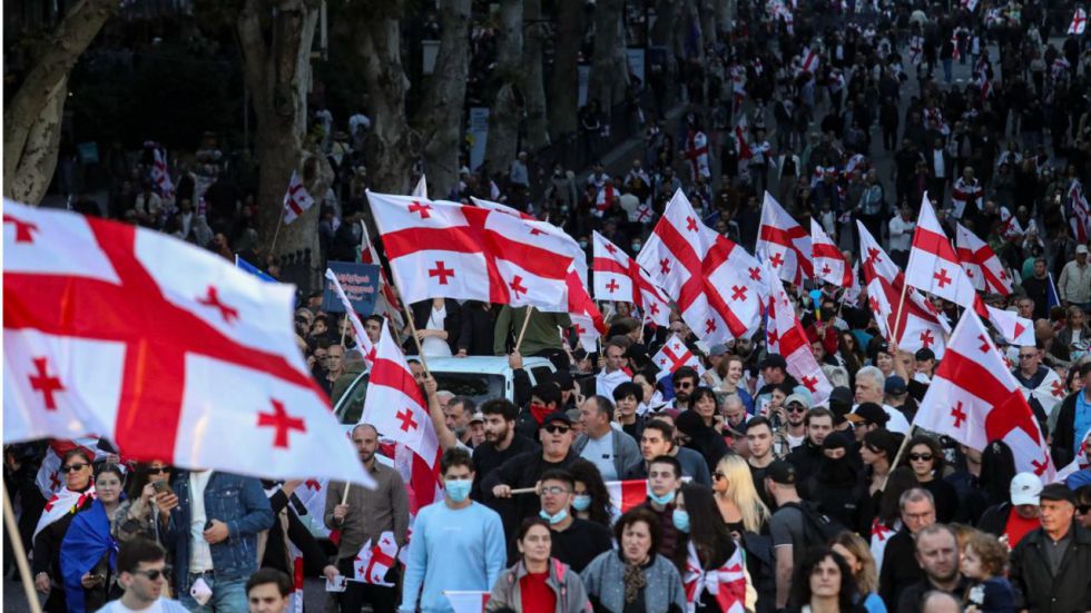 Intento de asalto al palacio presidencial en Georgia tras una manifestación del partido opositor