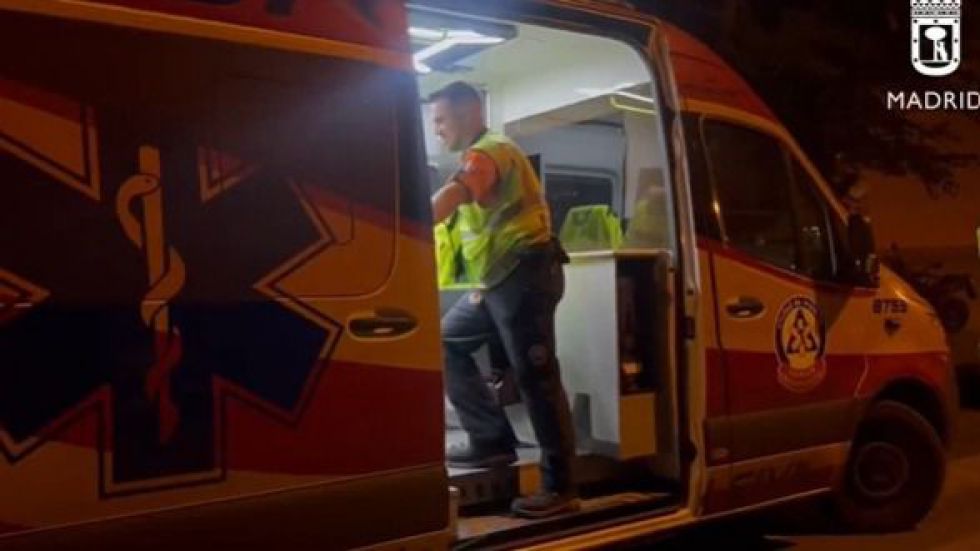 Apuñalada una mujer de 51 años en plena calle en Usera