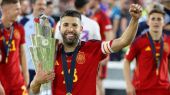 Jordi Alba toma el testigo de Busquets y anuncia su retirada del fútbol profesional