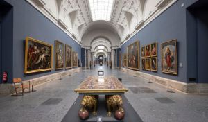 El Museo del Prado reabre la galería central: paredes azules y nueva museografía