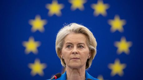 Von der Leyen supera dos mociones de censura