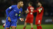 Mbappé, protagonista en la goleada de Francia: golazo y susto