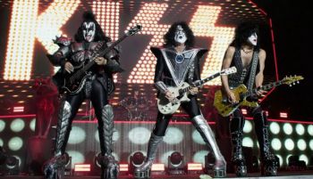 La leyenda de Kiss Gene Simmons, hospitalizado tras un accidente de coche en California