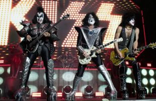 La leyenda de Kiss Gene Simmons, hospitalizado tras un accidente de coche en California