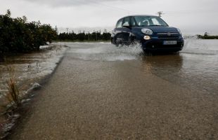 Varios municipios y algunos centros de Valencia suspenden las clases por las lluvias