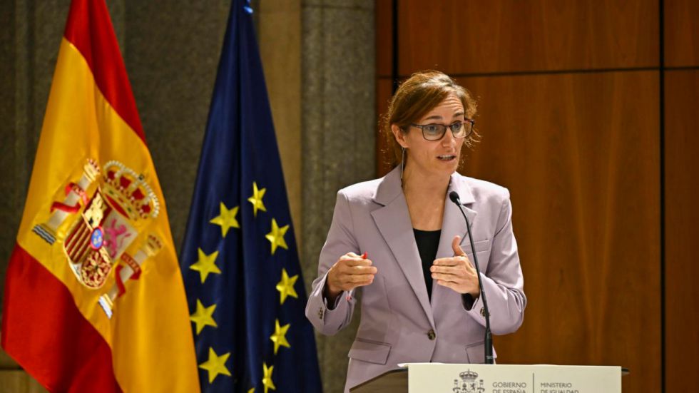 Madrid acusa a Mónica García de 'incurrir en un delito de salud pública' por poner en duda los test de cribado