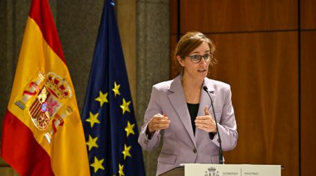 Madrid acusa a Mónica García de 'incurrir en un delito de salud pública' por poner en duda los test de cribado