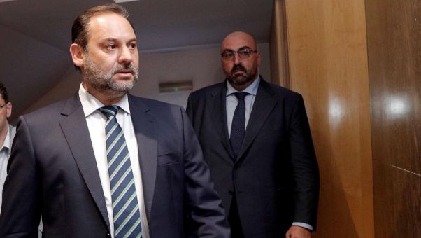 El empresario presenta un nuevo documento ante el Supremo que incriminaría aún más al ex número dos de Pedro Sánchez.