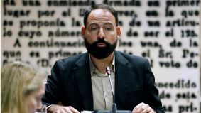 El exgerente del PSOE se niega a declarar en el Senado sobre los pagos en efectivo y el PP responde: 'El que calla, otorga'