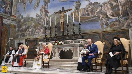 León XIV y Carlos III protagonizan un rezo histórico por la unidad cristiana